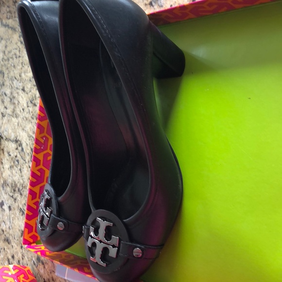 Tory Butch Shoes - Picture 3 of 10